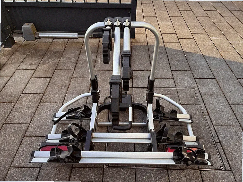 BMW Fahrradheckträger Anhängerkupplung - 3 Fahrräder (45kg) - klappbar